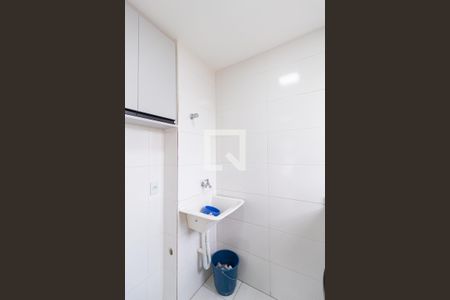 Cozinha e área de serviço de apartamento à venda com 2 quartos, 53m² em Veloso, Osasco