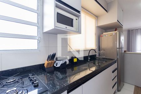 Cozinha e área de serviço de apartamento à venda com 2 quartos, 53m² em Veloso, Osasco