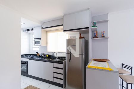 Cozinha e área de serviço de apartamento à venda com 2 quartos, 53m² em Veloso, Osasco