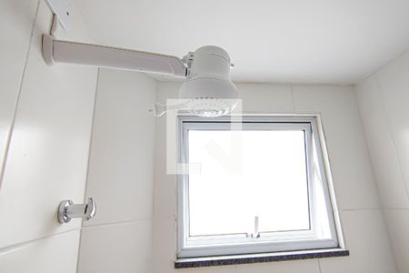 banheiro de apartamento para alugar com 1 quarto, 45m² em Curicica, Rio de Janeiro