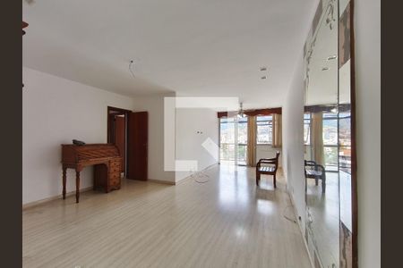 Sala de apartamento para alugar com 3 quartos, 150m² em Vila Isabel, Rio de Janeiro