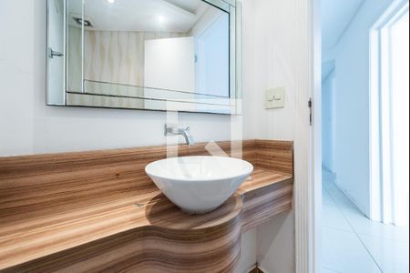 Lavabo de apartamento para alugar com 3 quartos, 190m² em José Menino, Santos