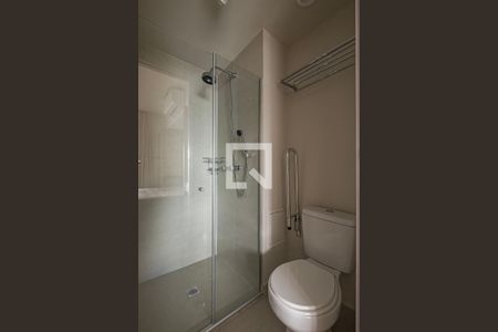 Banheiro de kitnet/studio para alugar com 1 quarto, 24m² em Paraíso, São Paulo