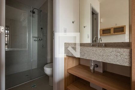 Banheiro de kitnet/studio para alugar com 1 quarto, 24m² em Paraíso, São Paulo