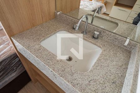 Banheiro de kitnet/studio para alugar com 1 quarto, 24m² em Paraíso, São Paulo