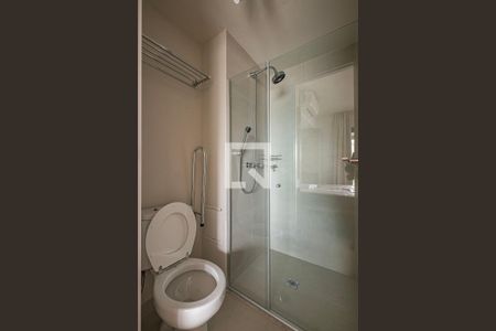 Banheiro de kitnet/studio para alugar com 1 quarto, 24m² em Paraíso, São Paulo