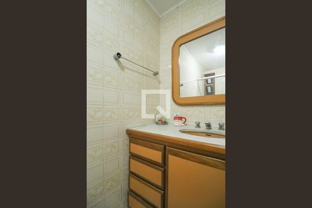 Banheiro Social de apartamento à venda com 2 quartos, 86m² em Higienópolis, Porto Alegre