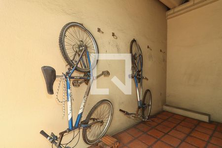 Bicicletário de apartamento à venda com 2 quartos, 86m² em Higienópolis, Porto Alegre