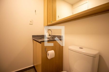 Banheiro de apartamento à venda com 1 quarto, 25m² em Campo Belo, São Paulo