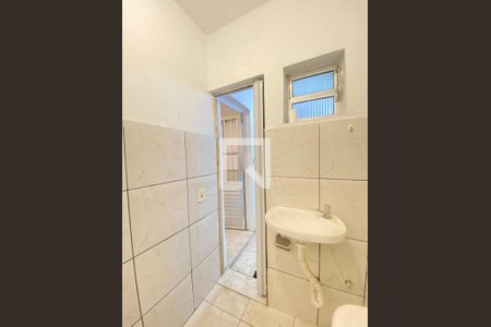 Banheiro de casa para alugar com 1 quarto, 40m² em Jardim Presidente Dutra, Guarulhos