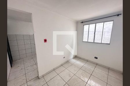 Sala de casa para alugar com 2 quartos, 40m² em Jardim Presidente Dutra, Guarulhos