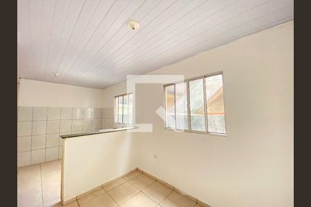 Sala de casa para alugar com 2 quartos, 40m² em Jardim Presidente Dutra, Guarulhos