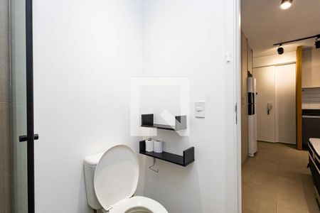Banheiro de kitnet/studio para alugar com 1 quarto, 24m² em Consolação, São Paulo
