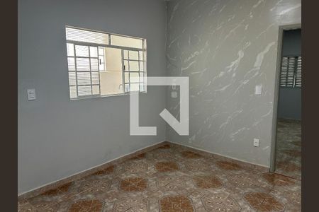 Sala de casa para alugar com 2 quartos, 85m² em Jardim Santo Expedito, Campinas