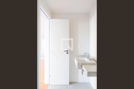 Banheiro de apartamento à venda com 1 quarto, 41m² em Tristeza, Porto Alegre