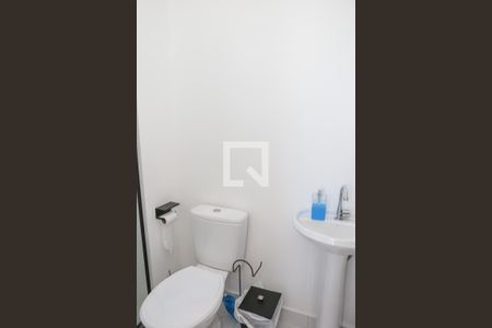 Banheiro da Suíte de apartamento à venda com 1 quarto, 27m² em Parque Industrial Tomas Edson, São Paulo