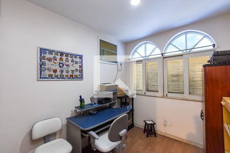 Quarto 1 de casa para alugar com 5 quartos, 200m² em Icaraí, Niterói