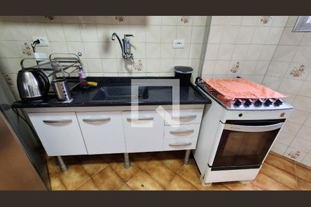 Cozinha de apartamento para alugar com 2 quartos, 58m² em Saboó, Santos