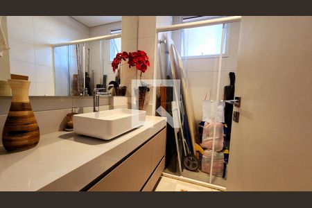 Banheiro Quarto Suíte (Sala de TV) de apartamento à venda com 4 quartos, 189m² em Jardim das Samambaias, Jundiaí