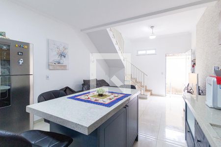 Sala e cozinha de casa de condomínio para alugar com 2 quartos, 70m² em Rochdale, Osasco