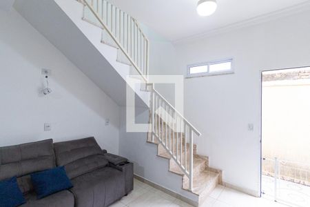 Sala e cozinha de casa de condomínio para alugar com 2 quartos, 70m² em Rochdale, Osasco