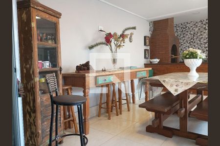 Casa à venda com 4 quartos, 415m² em Piratininga, Niterói