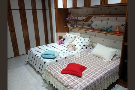Casa à venda com 4 quartos, 415m² em Piratininga, Niterói