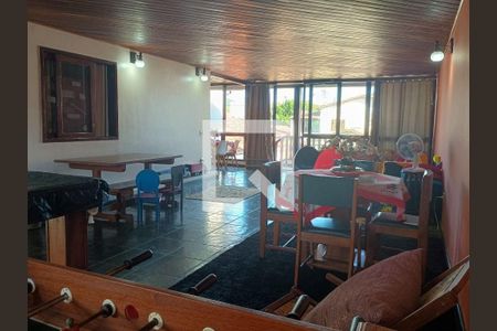 Casa à venda com 4 quartos, 415m² em Piratininga, Niterói