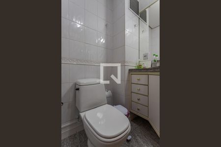 Banheiro de apartamento para alugar com 3 quartos, 506m² em Petrópolis, Porto Alegre