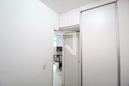 Quarto 2 de apartamento para alugar com 2 quartos, 45m² em Gávea, Uberlândia