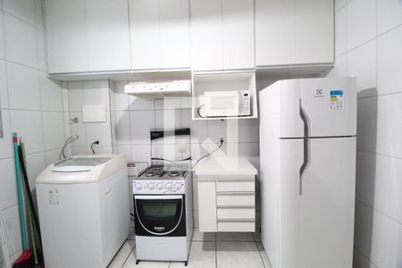 Cozinha de apartamento para alugar com 2 quartos, 45m² em Gávea, Uberlândia