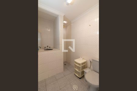 Banheiro de casa à venda com 2 quartos, 100m² em Vila Butantã, São Paulo