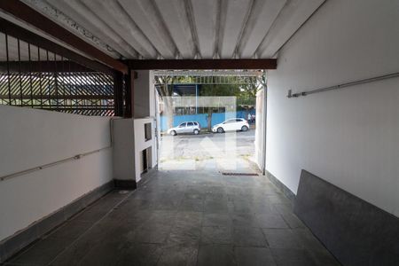Garagem de casa à venda com 2 quartos, 100m² em Vila Butantã, São Paulo