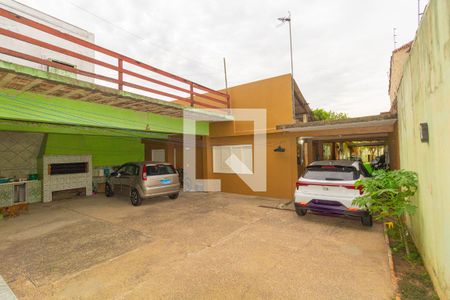 Garagem de casa à venda com 3 quartos, 250m² em Centro, Canoas