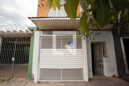 FACHADA de casa à venda com 8 quartos, 125m² em Lapa de Baixo, São Paulo