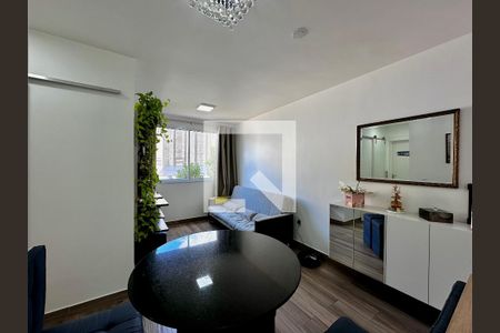 Sala de apartamento à venda com 2 quartos, 43m² em Santo Amaro, São Paulo