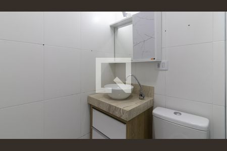 Banheiro de apartamento para alugar com 1 quarto, 35m² em Vila Guilhermina, São Paulo