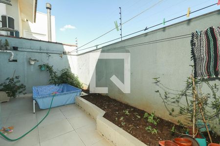 Quintal de casa à venda com 4 quartos, 181m² em Jardim Floresta, Porto Alegre