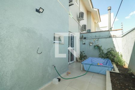 Quintal de casa à venda com 4 quartos, 181m² em Jardim Floresta, Porto Alegre
