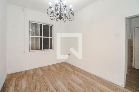 Sala de apartamento para alugar com 3 quartos, 90m² em Navegantes, Porto Alegre