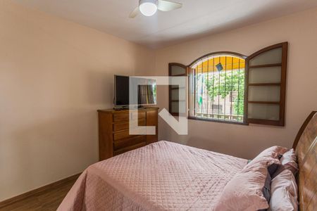 Suíte  de casa à venda com 4 quartos, 300m² em Santa Tereza, Belo Horizonte