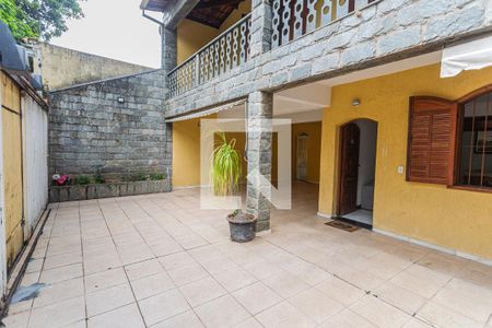 Garagem/Entrada de casa à venda com 4 quartos, 300m² em Santa Tereza, Belo Horizonte