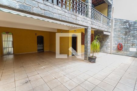 Garagem/Entrada de casa à venda com 4 quartos, 300m² em Santa Tereza, Belo Horizonte