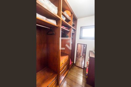 Closet da suíte 2 de casa de condomínio à venda com 4 quartos, 503m² em Alphaville, Santana de Parnaíba