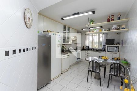 Casa à venda com 4 quartos, 344m² em Chácara das Pedras, Porto Alegre