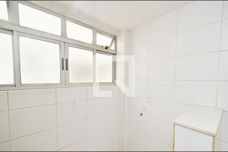 Area serviço de apartamento para alugar com 3 quartos, 79m² em Ana Lúcia, Belo Horizonte