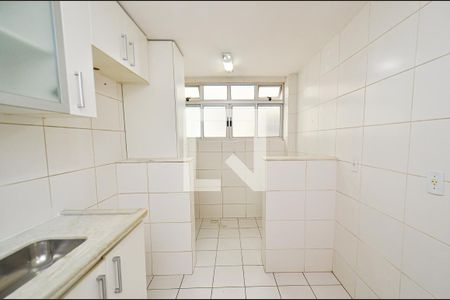 Cozinha de apartamento para alugar com 3 quartos, 79m² em Ana Lúcia, Belo Horizonte