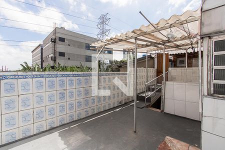 Quintal de casa à venda com 12 quartos, 420m² em Vila Ponte Rasa, São Paulo