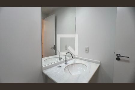 Banheiro  de kitnet/studio à venda com 1 quarto, 26m² em Pinheiros, São Paulo