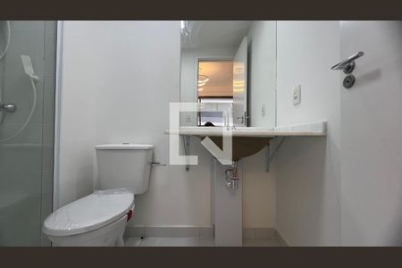 Banheiro  de kitnet/studio à venda com 1 quarto, 26m² em Pinheiros, São Paulo